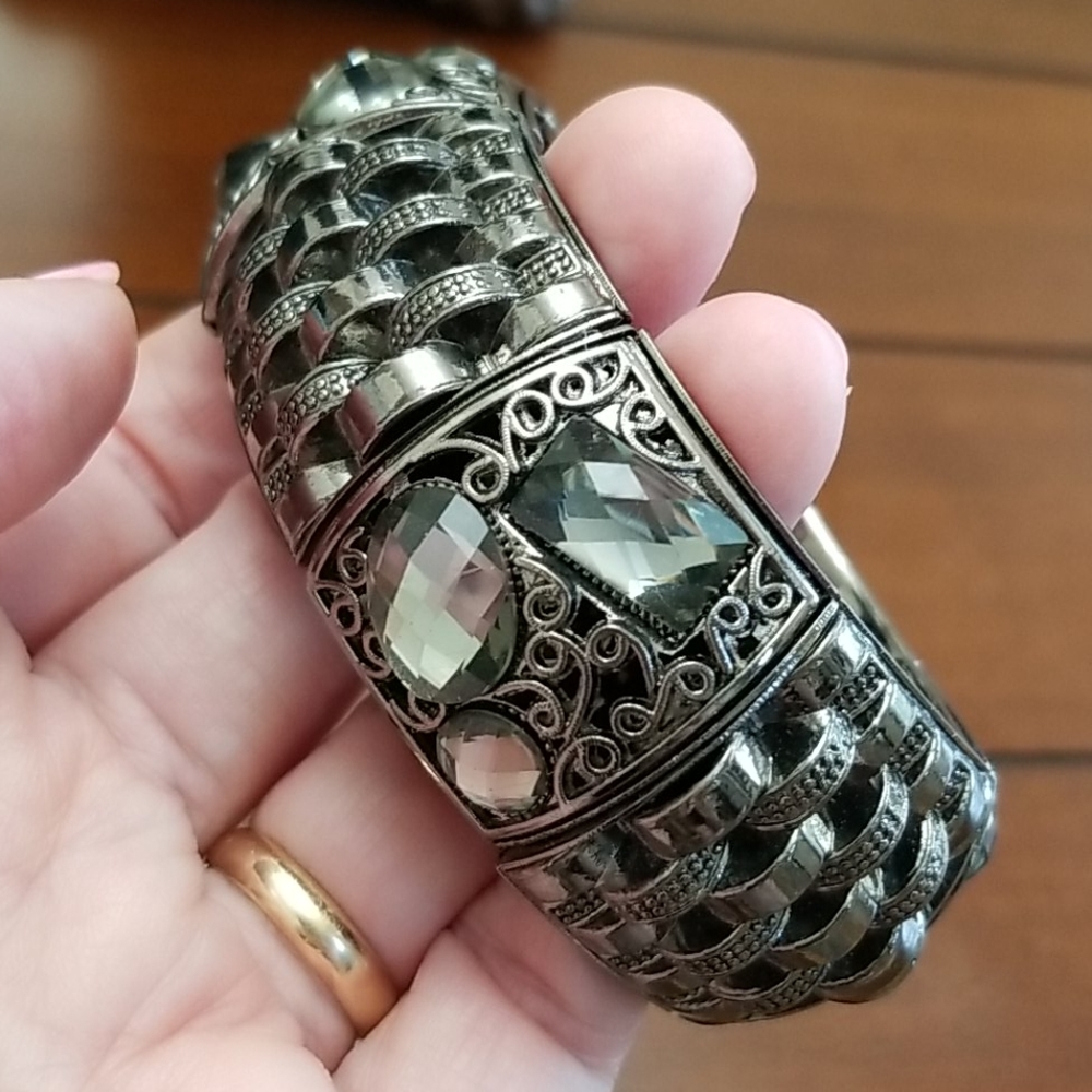 💚 BEAUTIFUL BRACELET